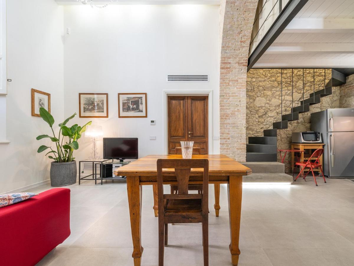 Massimo Boutique Apartment 칼리아리 외부 사진